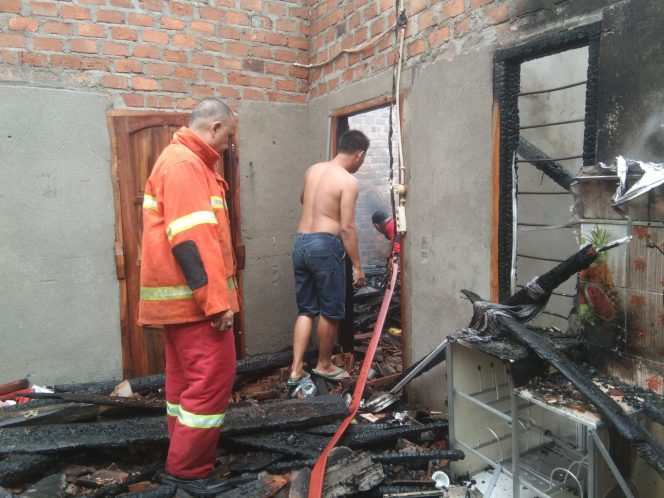 
					Lagi-Lagi, Kebakaran Landa Dua Rumah di Dusun III Desa Simpangan OKU Selatan