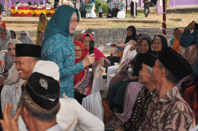 
					Kunjungan Kerja Pembinaan, Penilaian 10 Program dan Monev Gelari Pelangi di Desa Kemu, Kecamatan Pulau Beringin, Jum'at (06/09/2024). 