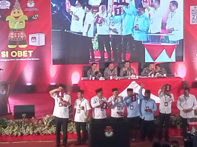 
					Breaking News : Hasil Pengundian Nomor Urut Paslon Pilkada OKU Selatan, Ini Hasilnya