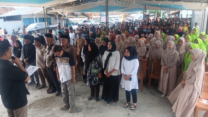 
					Pengukuhan Tim Pemenangan pasangan ABDI di Desa Gemiung  Senin, 30 September 2024. (Foto: IST)