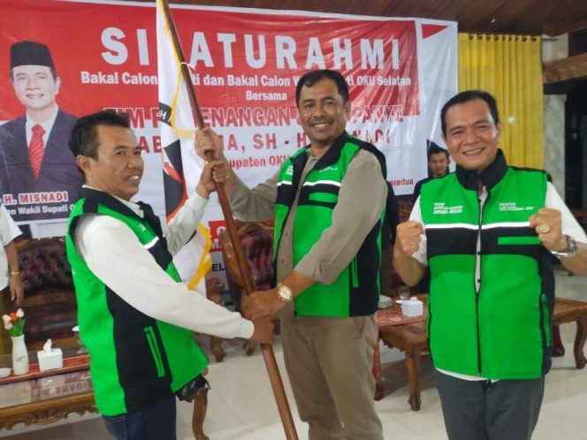 
					Pasangan calon Bupati dan Wakil Bupati OKU Selatan, Abusama-Misnadi, menggelar silaturahmi bersama tim pemenangan Ojek ABDI.  (foto: IST)