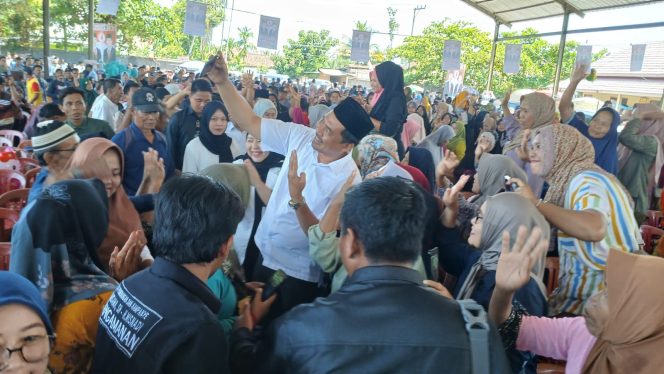 
					Ribuan masyarakat di empat desa Kecamatan Buay Rawan, OKU Selatan, menyatakan dukungan bagi pasangan Abusama-Misnadi (ABDI) untuk Pilkada 2025-2030. (foto: Narasinews.co)
