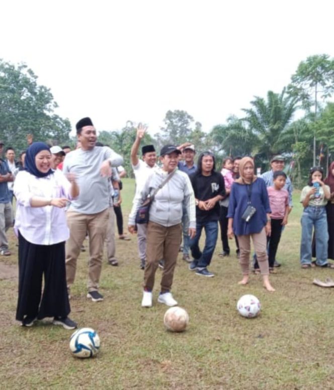 
					Abusama Buka Turnamen Sepak Bola di Kisam Tinggi, Ajak Masyarakat Dukung ABDI di Pilkada