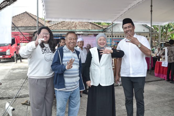 
					Nyoblos di TPS 1 Batubelang Muaradua, Abusama dan H. Misnadi Tebar Senyum dan Doa Optimisme