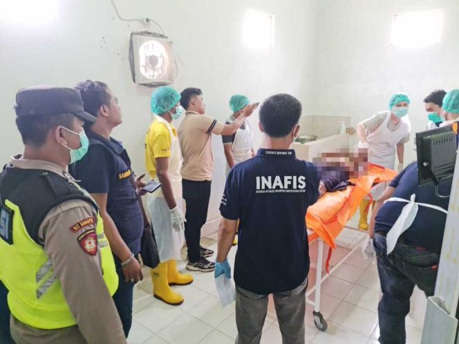 
					 Sang ayah tewas di tempat, sementara ibu korban mengalami luka parah dan kini dirawat di RSUD Muaradua. (foto: Polres OKU Selatan)