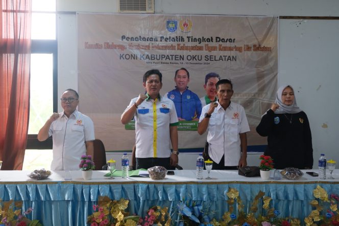 
					KONI OKU Selatan sukses menggelar Penataran Pelatih Senam SKJ Pelajar 2022 di Villa Pusri, Danau Ranau. Kegiatan ini melibatkan 45 guru PJOK dari SD dan SMP se-Kabupaten OKU Selatan. (foto: KONI OKUS)
