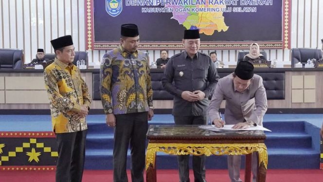 
					DPRD OKU Selatan Tetapkan Abusama-Misnadi sebagai Bupati dan Wakil Bupati 2025-2030