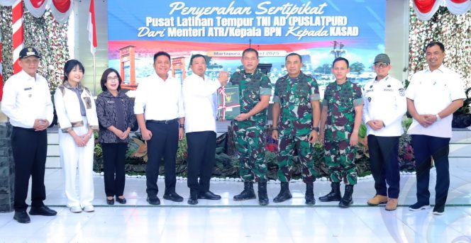 
					Bupati OKU Selatan Hadiri Penyerahan Sertifikat Lahan oleh Menteri ATR/BPN kepada KASAD TNI di Puslatpur Kodiklat TNI AD Martapura