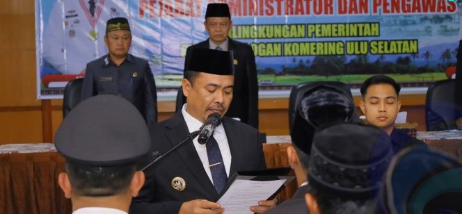 
					Bupati Abusama Lantik Pejabat Administrator dan Pengawas Pemkab OKU Selatan
