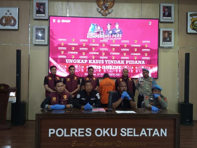 
					Polisi OKU Selatan Tangkap Operator Judi Online Bermodus Live Streaming TikTok